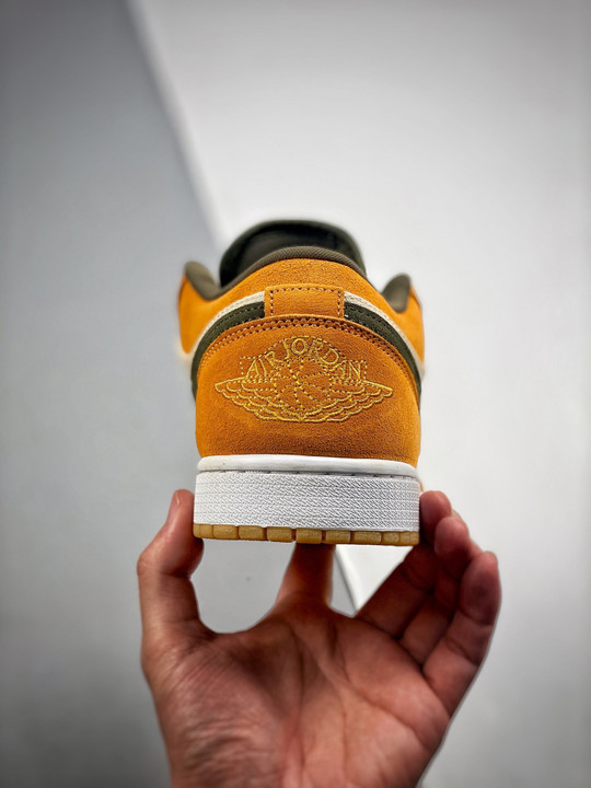 Air jordan 1 low white/light curry/medium olive dh6931-102