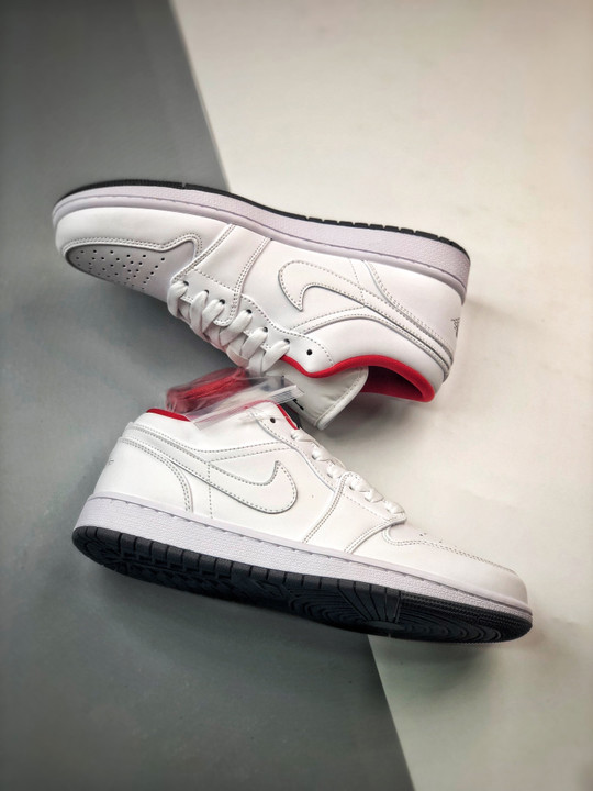 Air jordan 1 low white red with mismatched insoles