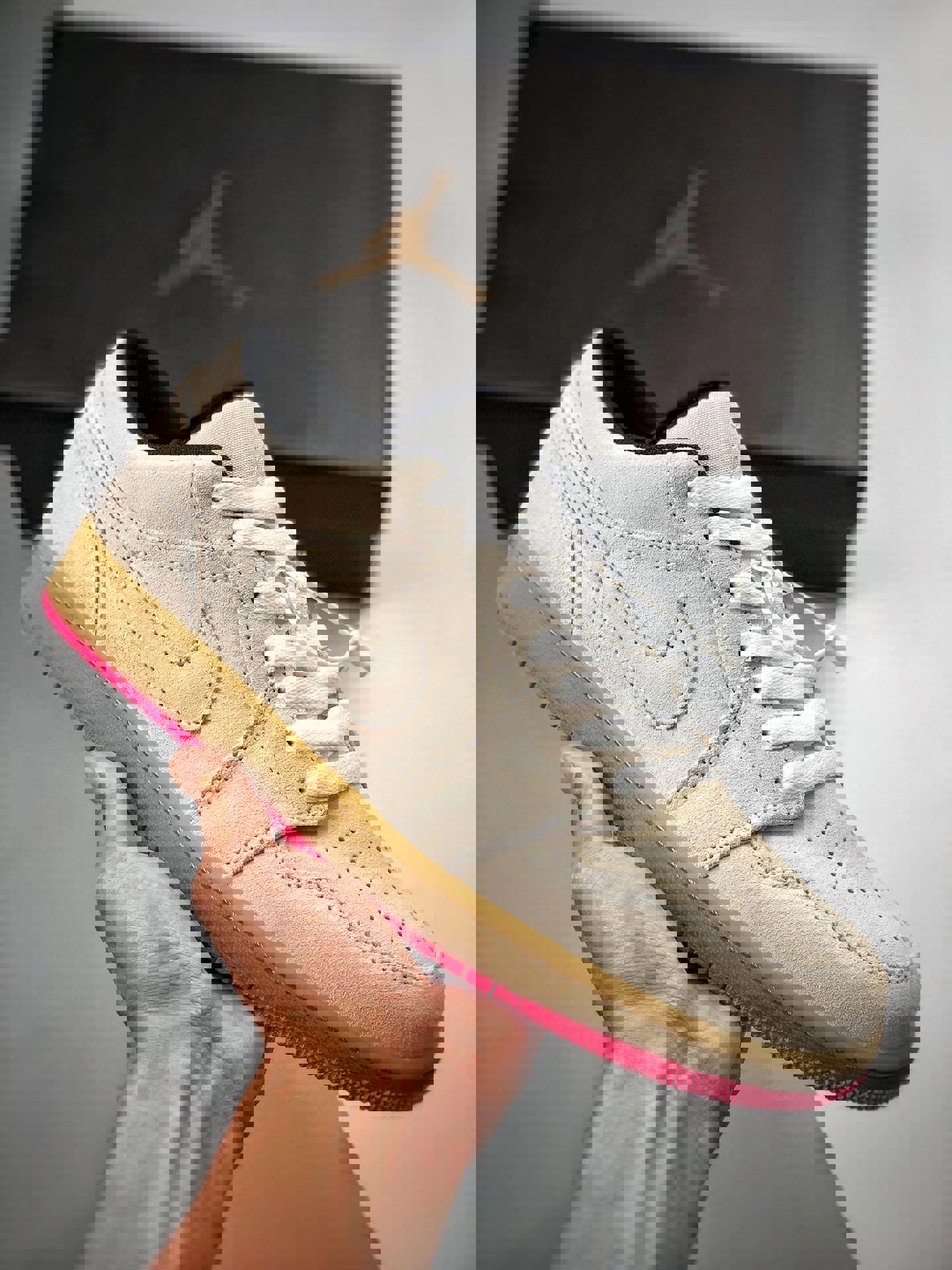 Air jordan 1 low white/white-gym yellow-hyper pink