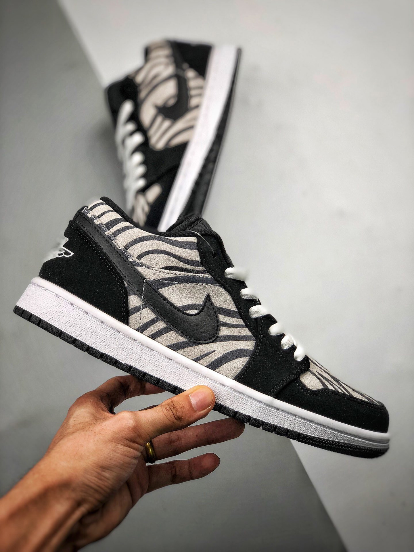 Air jordan 1 low zebra black/white-sail