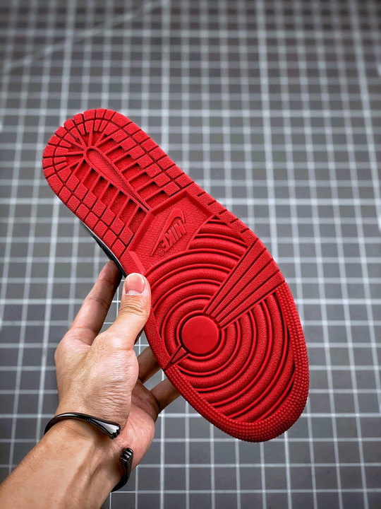 Air jordan 1 retro low dark grey black red 553558-002