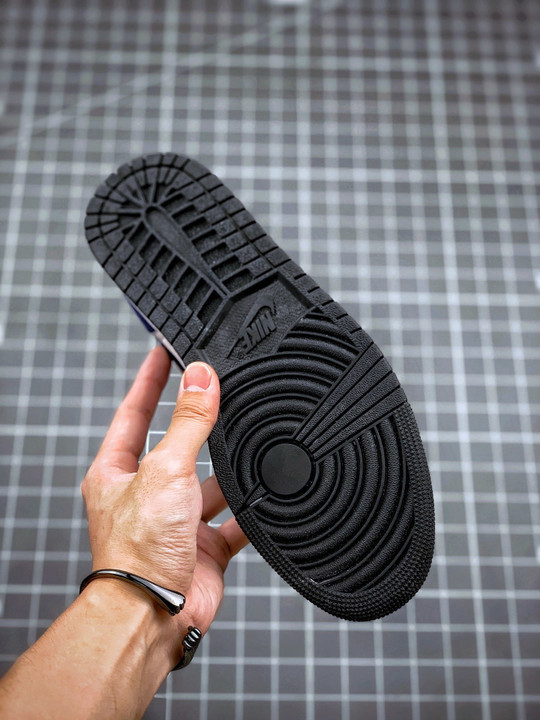 Air jordan 1 retro low insignia blue 553558-405