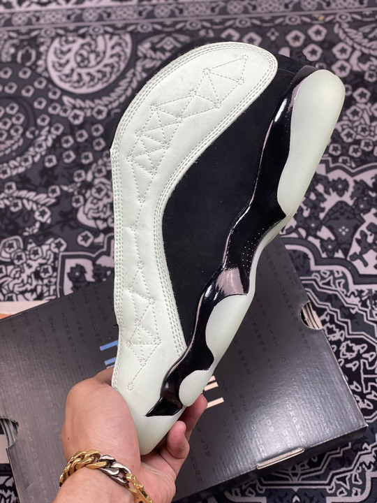 Air jordan 13 low singles dayblack/barley green dm0803-300