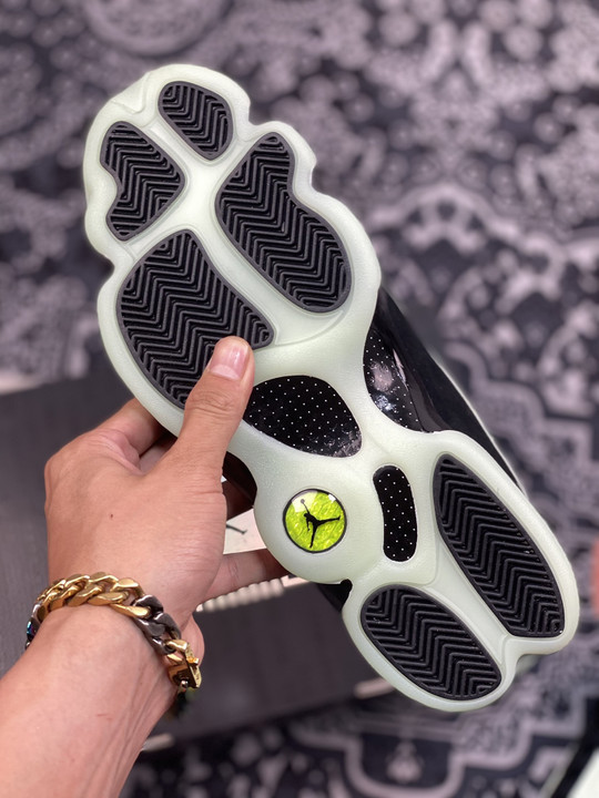 Air jordan 13 low singles dayblack/barley green dm0803-300