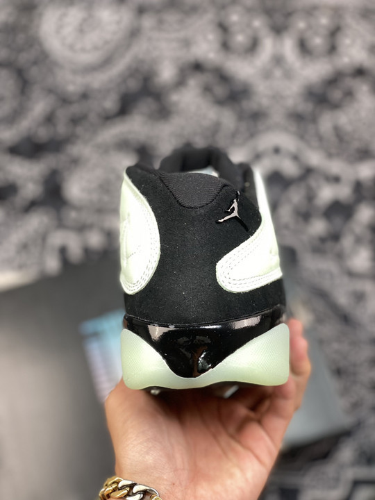 Air jordan 13 low singles dayblack/barley green dm0803-300