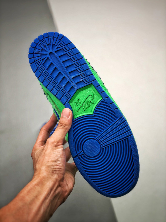 Grateful dead x nike sb dunk low ” green bear” cj5378-300