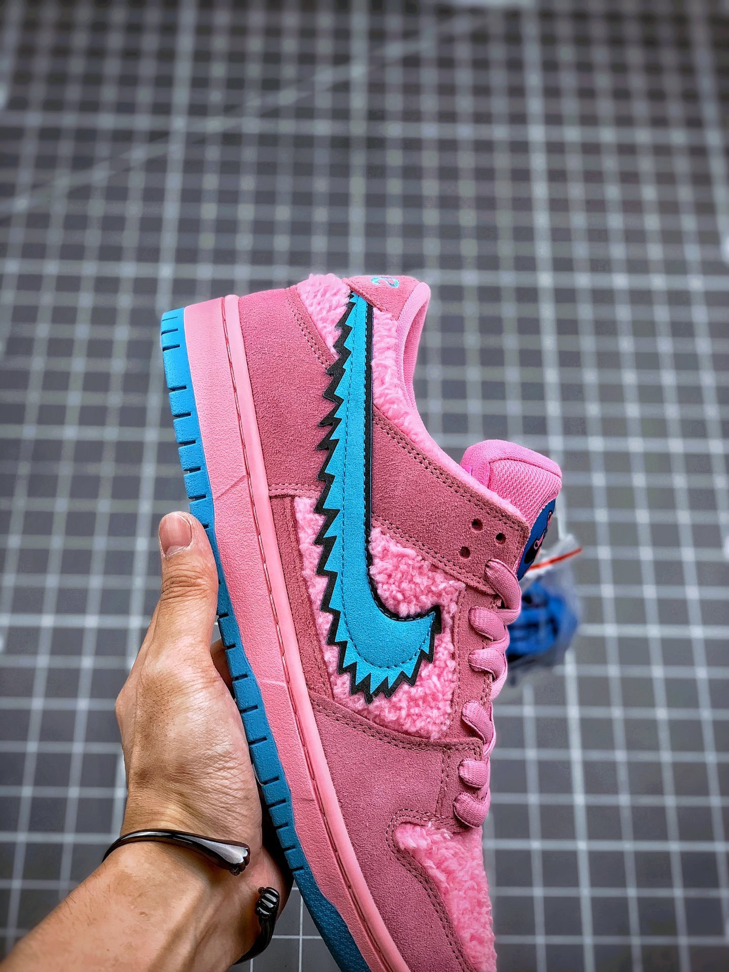 Grateful dead x nike sb dunk low ” pink bear” cj5378-301