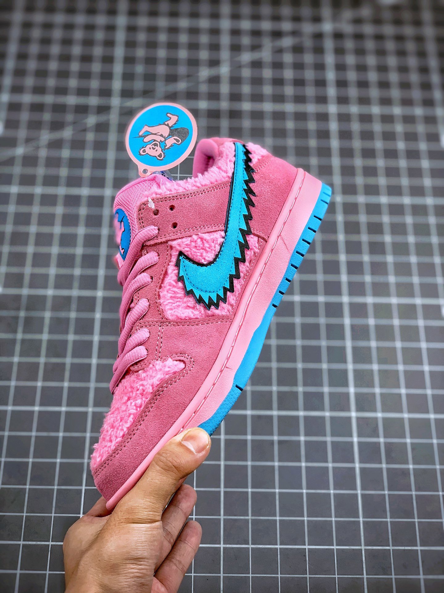 Grateful dead x nike sb dunk low ” pink bear” cj5378-301