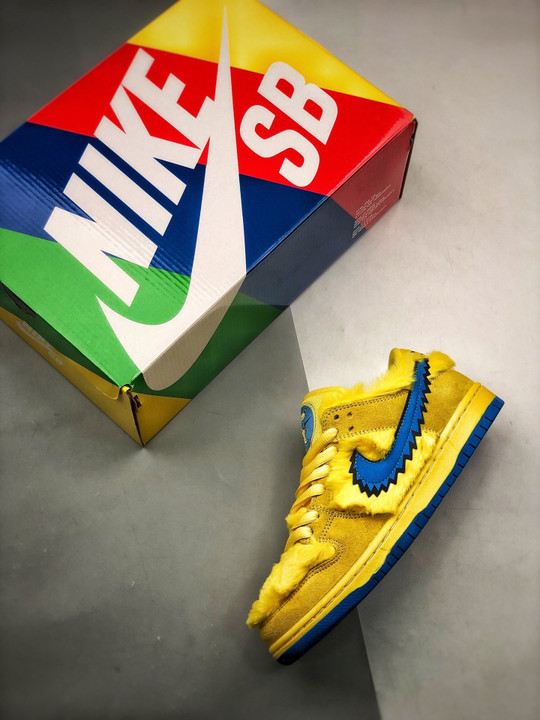Grateful dead x nike sb dunk low ” yellow bear”