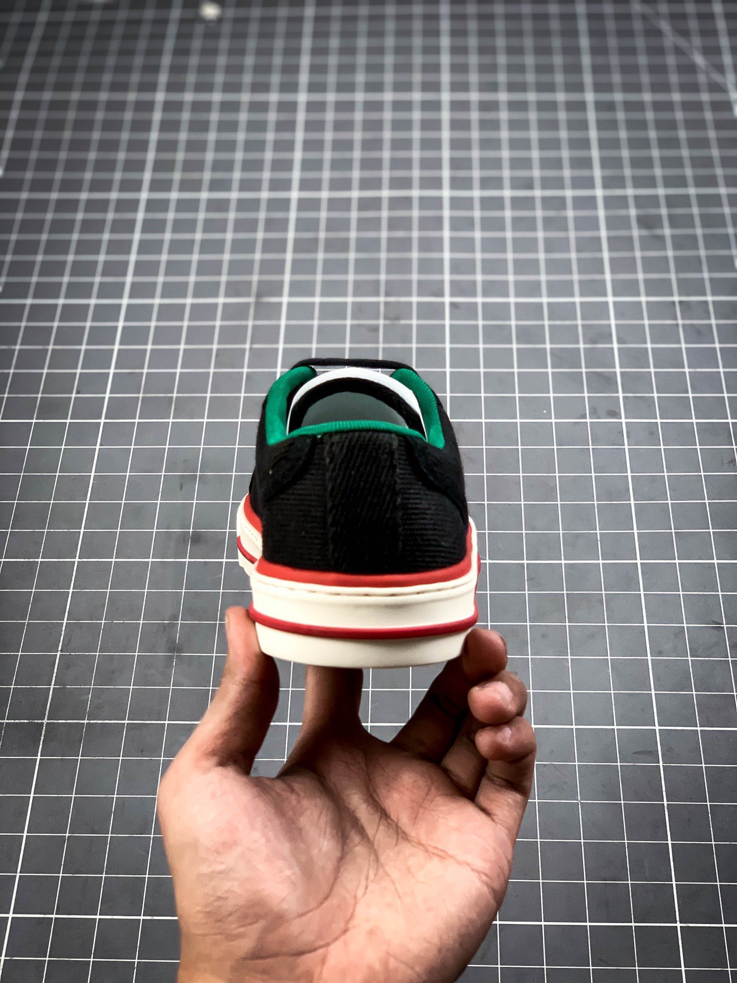 Gucci tennis 1977 gg canvas gt-00cxaneyo6