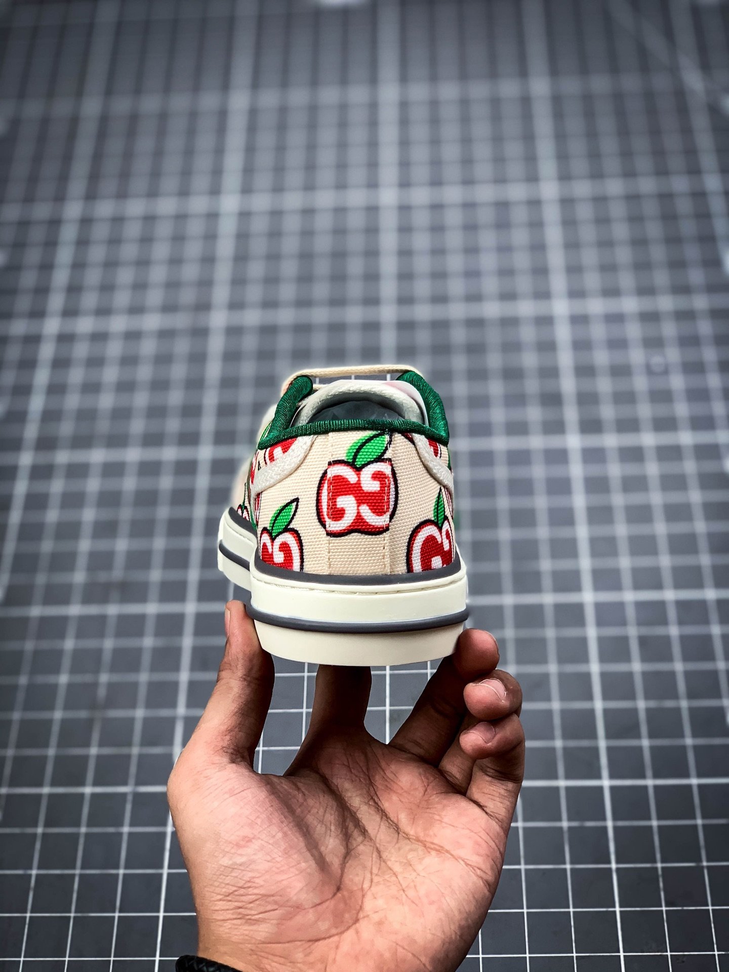 Gucci tennis 1977 gg canvas gt-00lcsrinzn