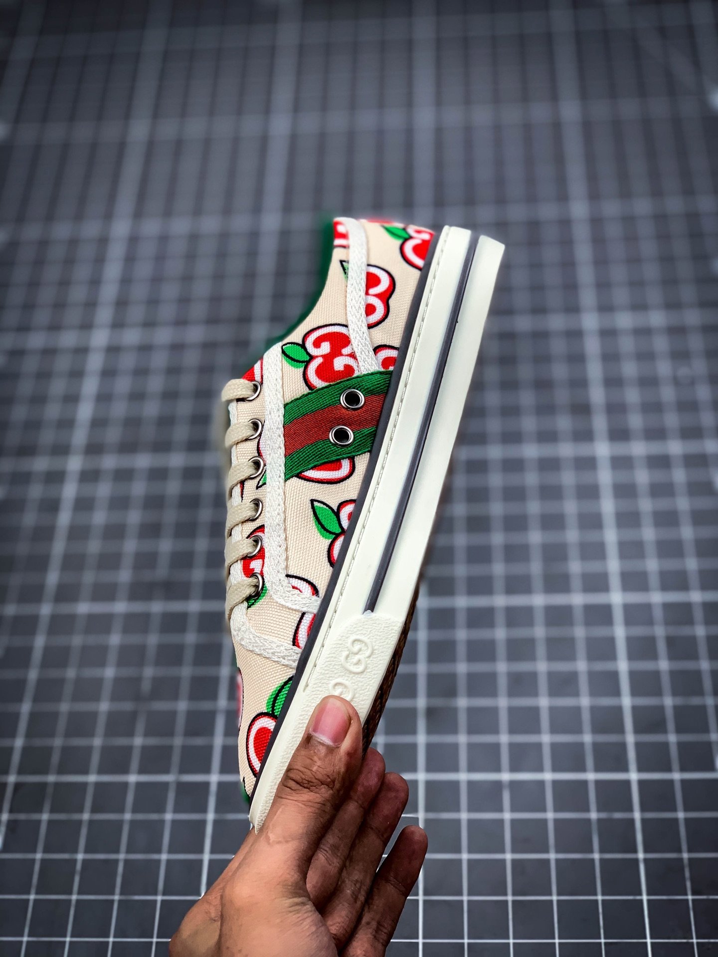 Gucci tennis 1977 gg canvas gt-00lcsrinzn