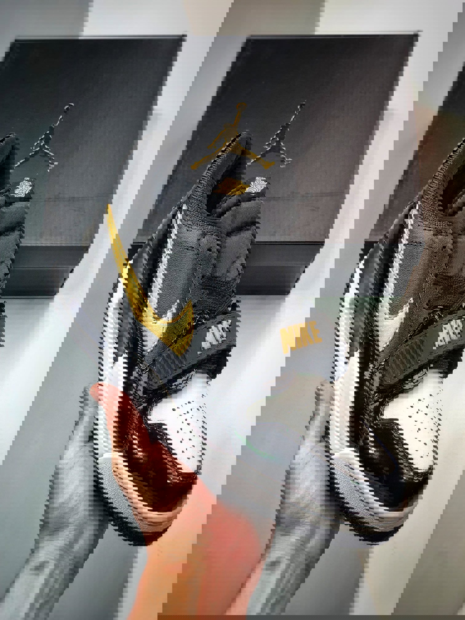 Jordan legacy 312 low black gold cd7069-071