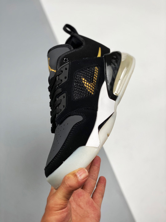 Jordan mars 270 low black/metallic gold ck1196-017