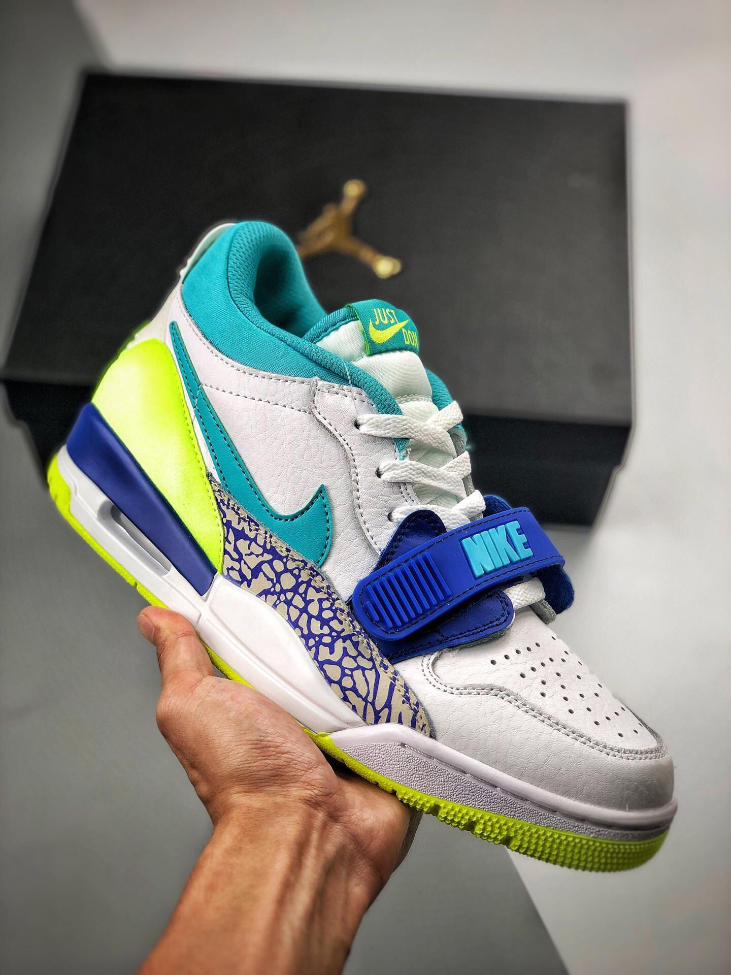 Just don x jordan legacy 312 low white/ultramarine-neon yellow