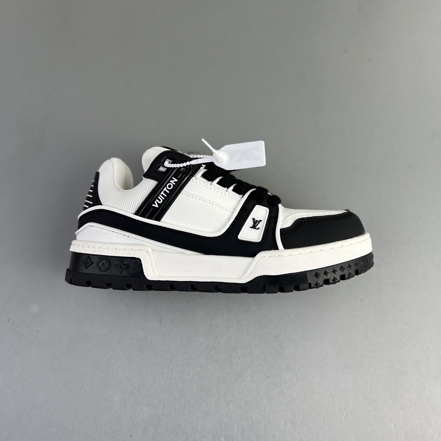 Louis vuitton lv trainer maxi sneaker black white