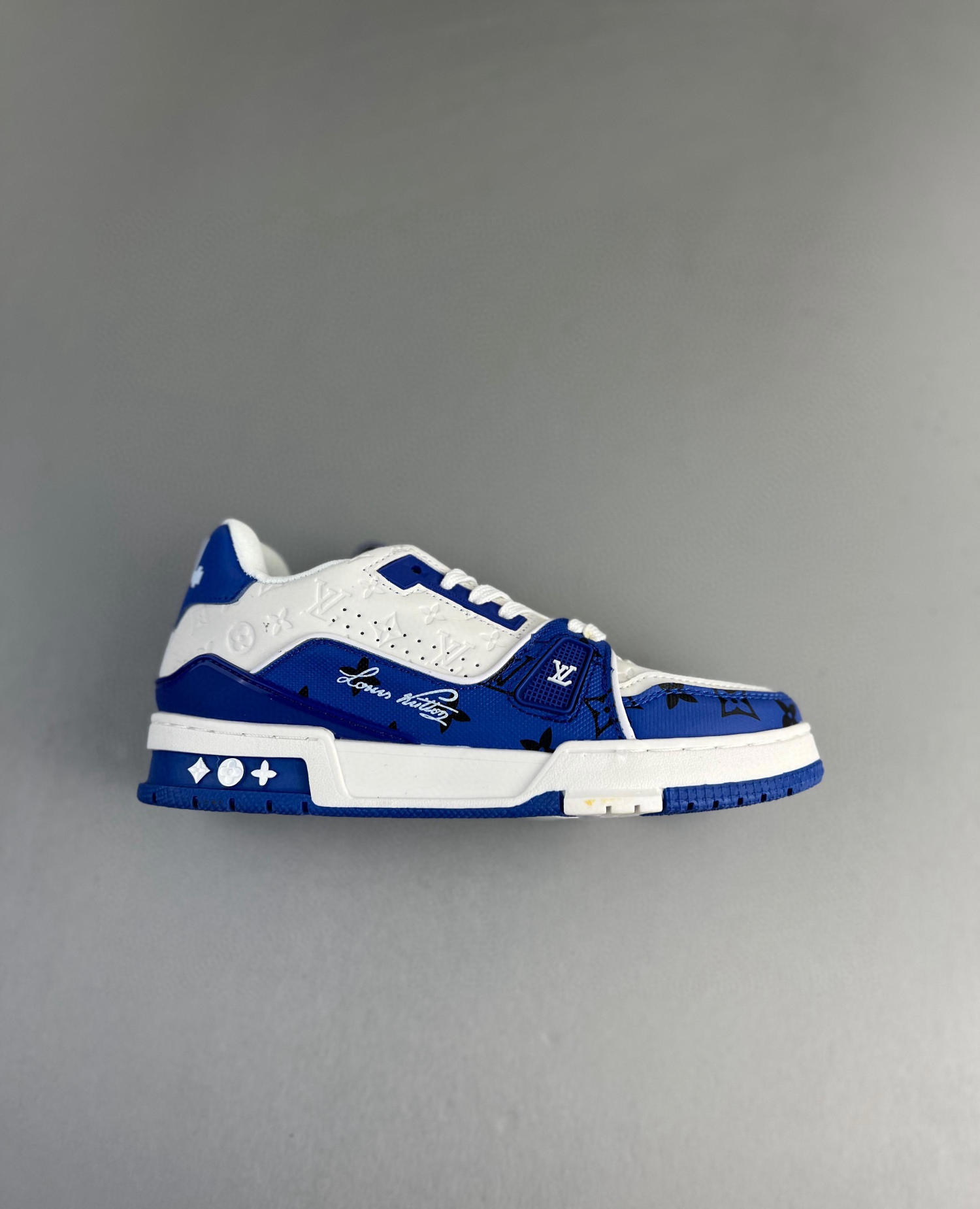 Louis vuitton lv trainer sneaker blue & white monogram canvas