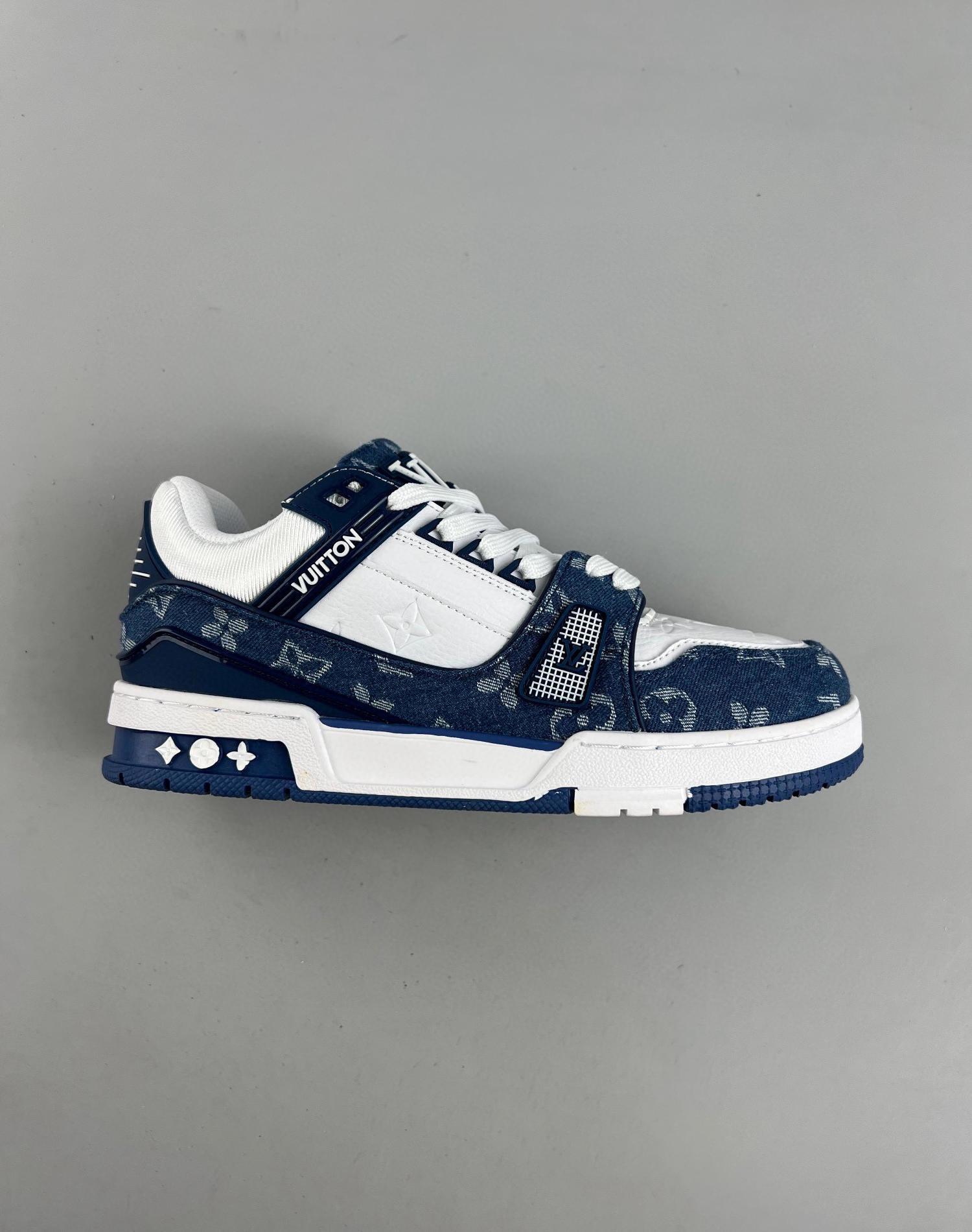 Louis vuitton lv trainer sneaker blue & white monogram canvas