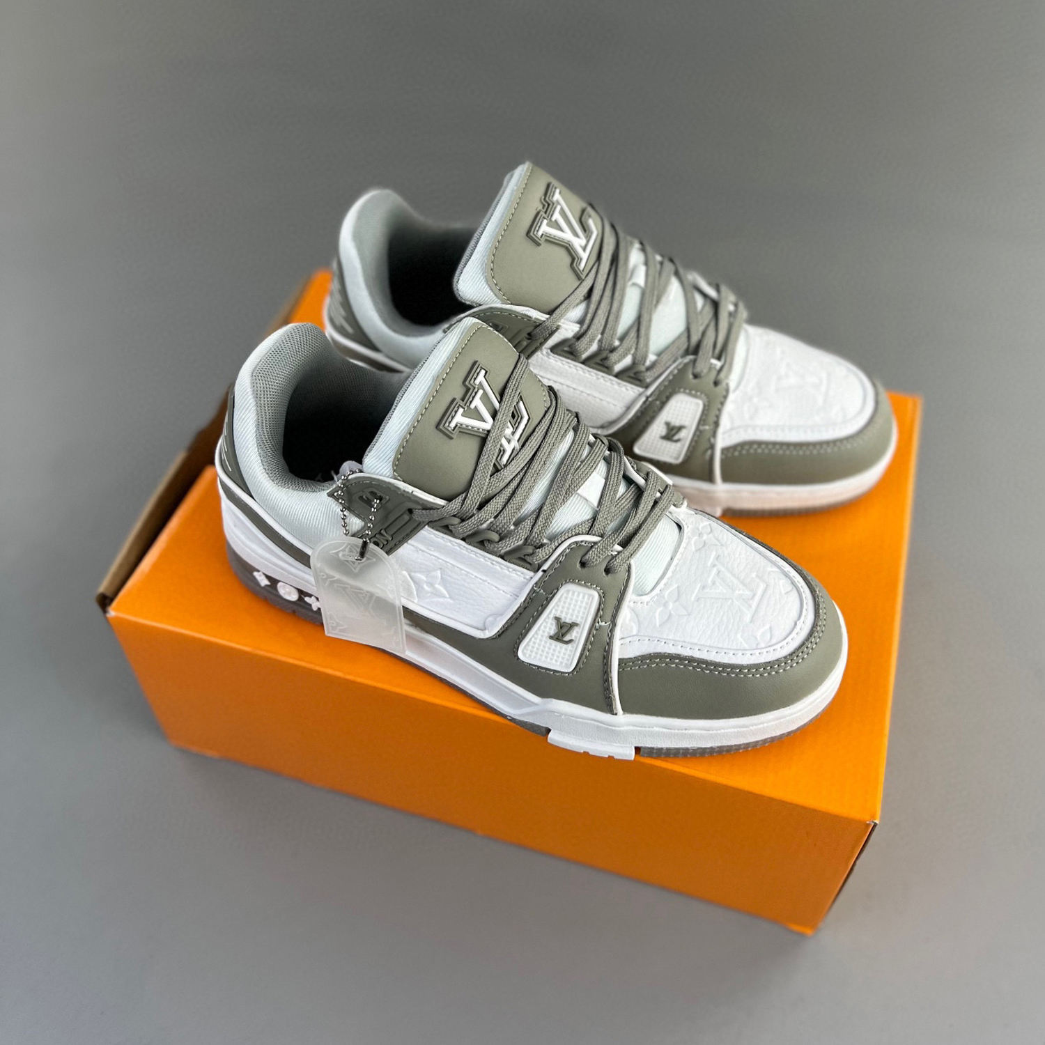 Louis vuitton lv trainer sneaker gray 2