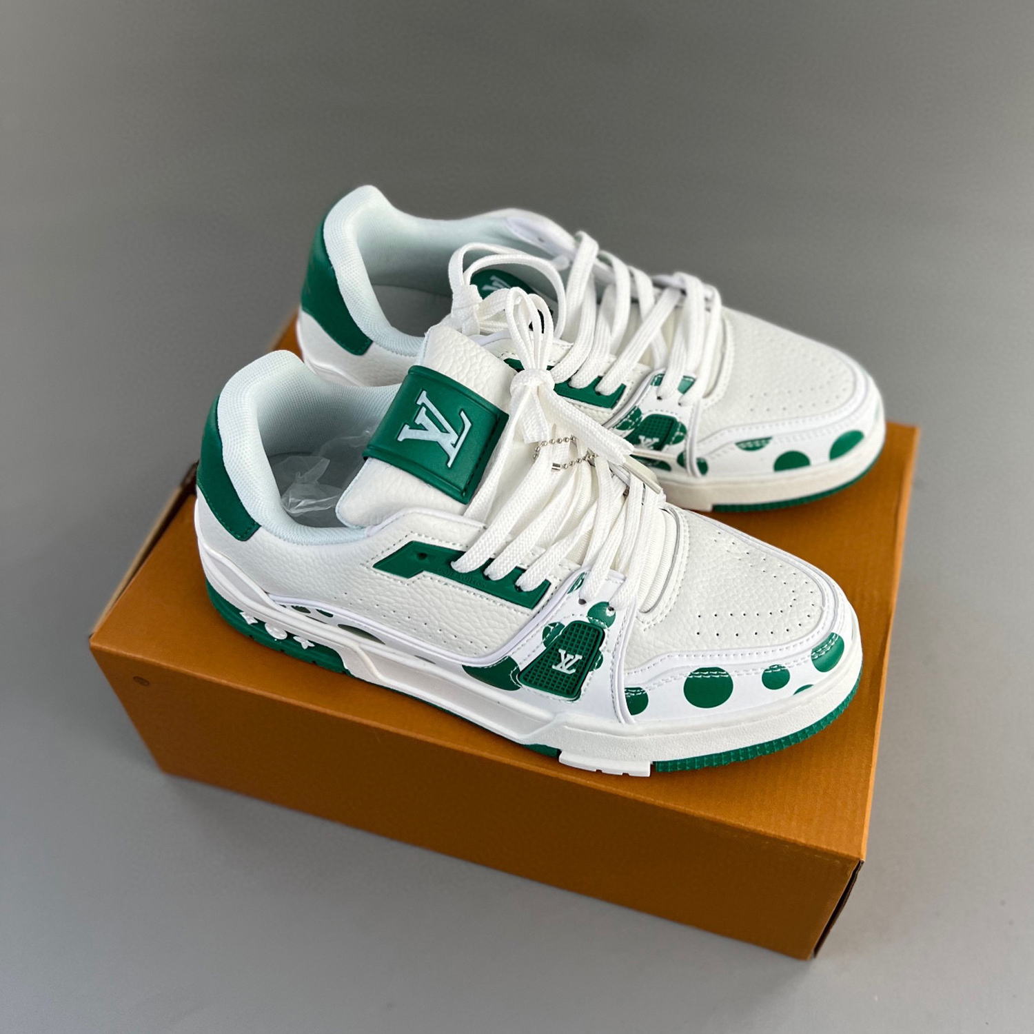 Louis vuitton lv trainer sneaker green white