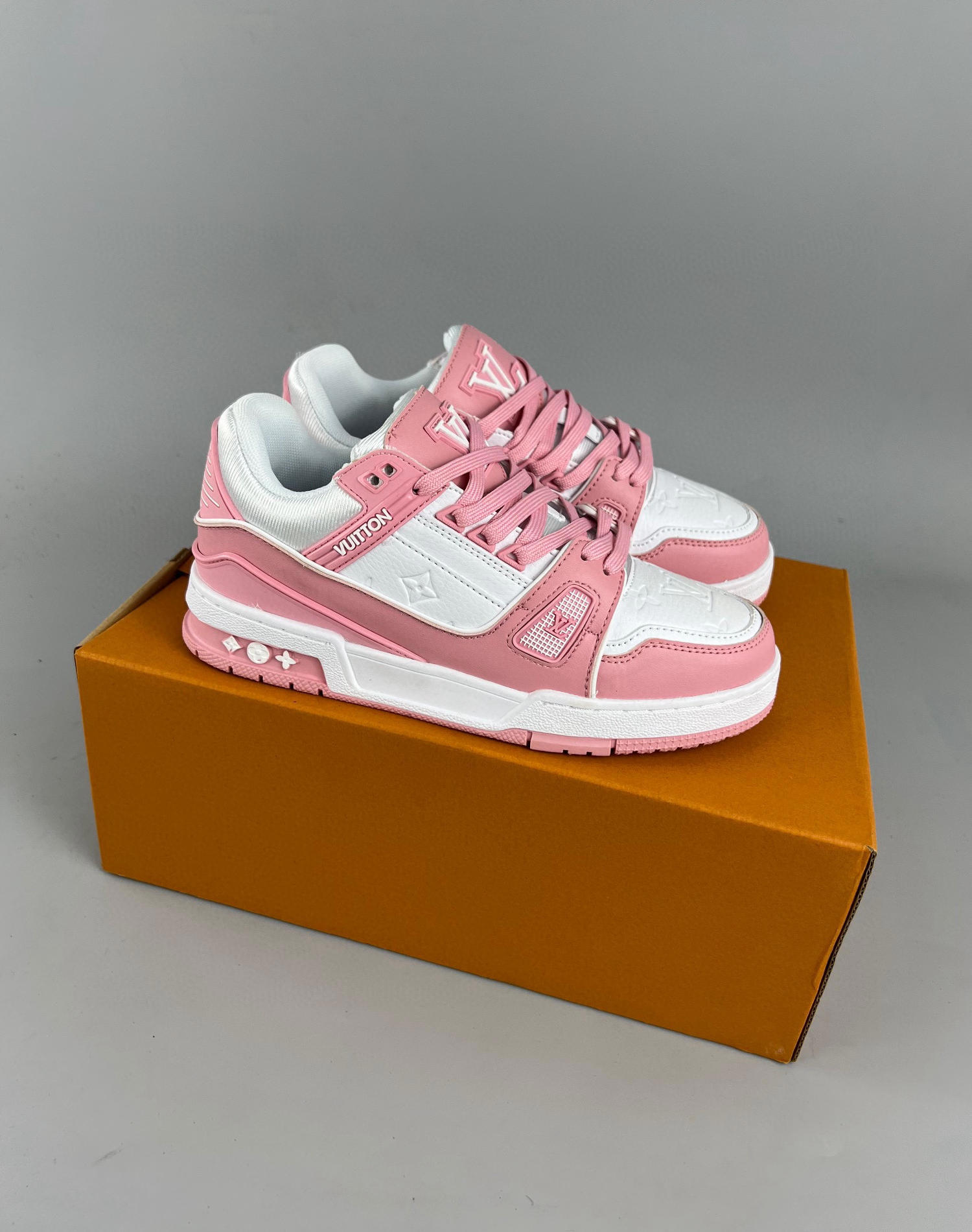 Louis vuitton lv trainer sneaker pink