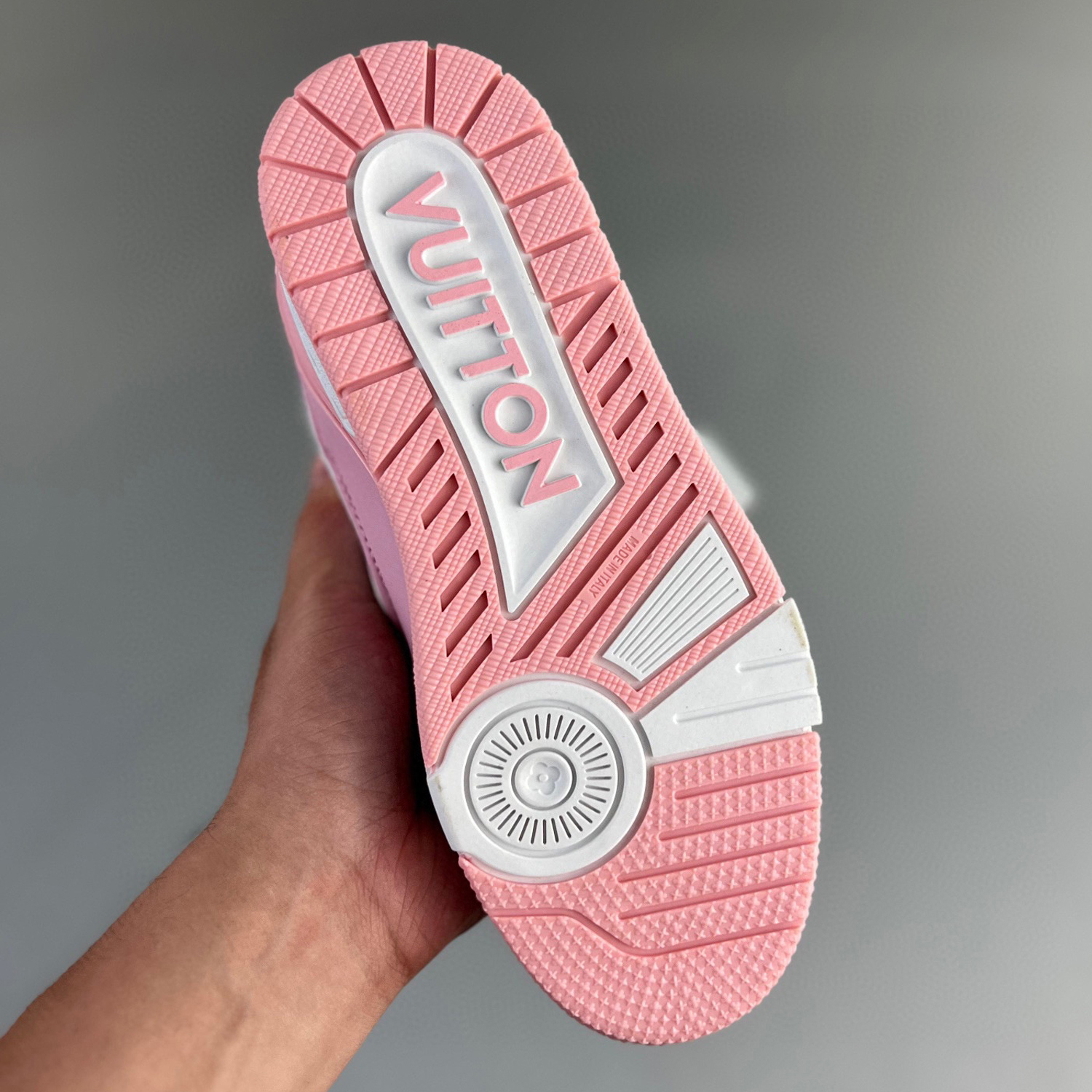 Louis vuitton lv trainer sneaker pink white