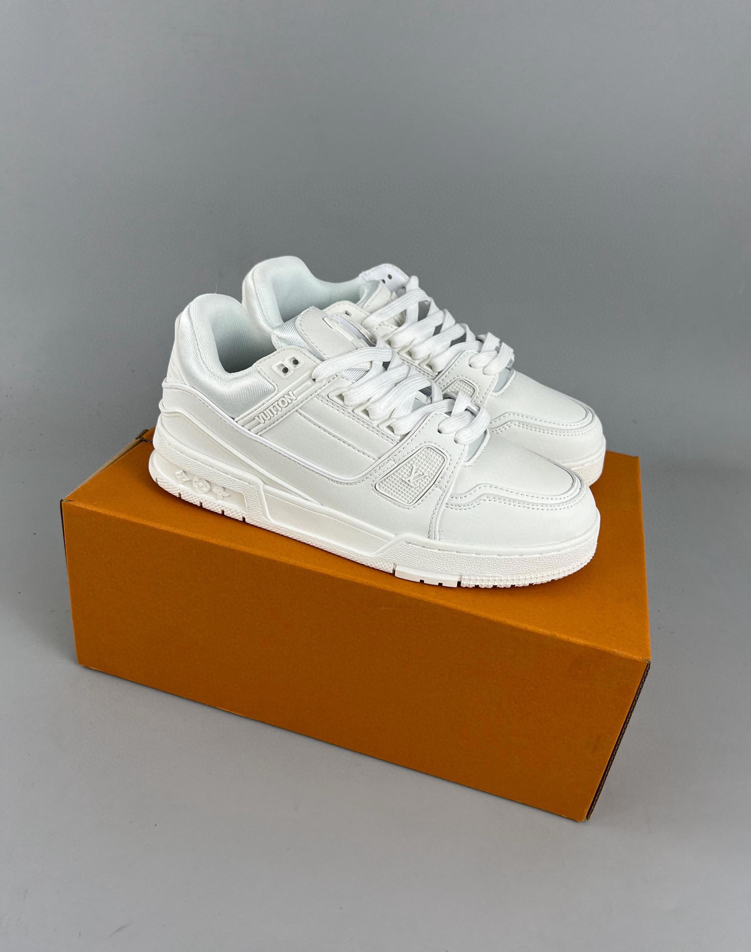 Louis vuitton lv trainer sneaker sports shoes