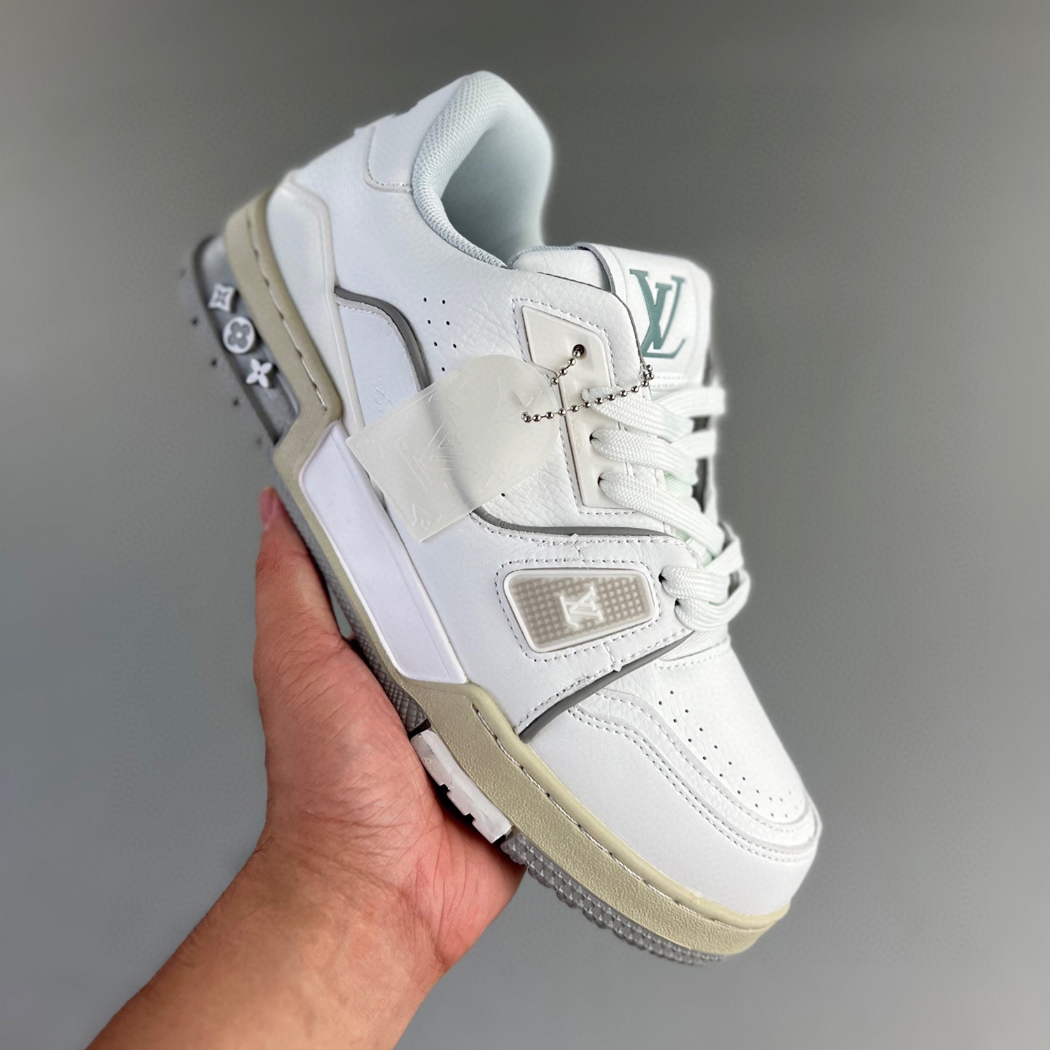 Louis vuitton lv trainer sneaker white - gray sole