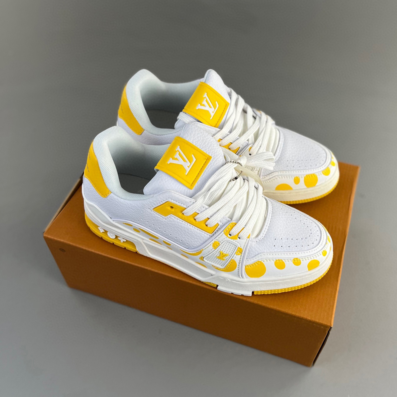 Louis vuitton lv trainer sneaker yellow white