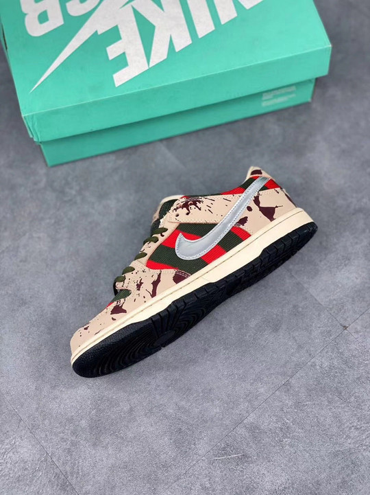 Nike sb dunk low ” freddy krueger” taupe/chrome