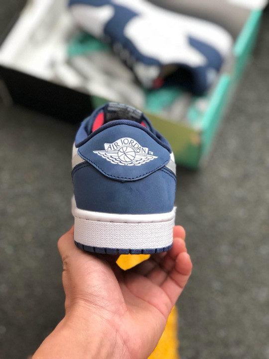 Nike sb x air jordan 1 low midnight navy/white-ember glow-metallic silver