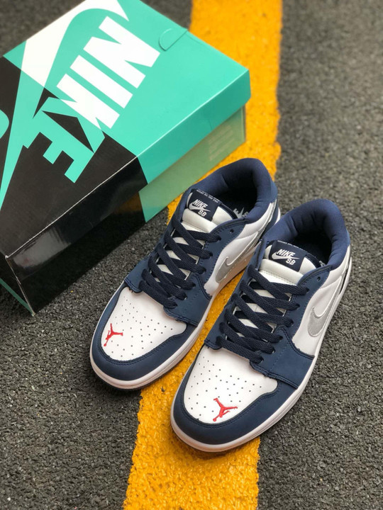 Nike sb x air jordan 1 low midnight navy/white-ember glow-metallic silver