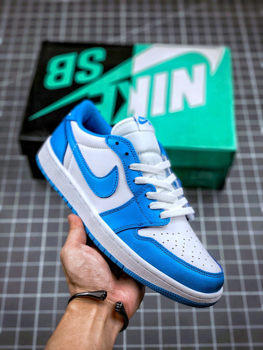 Nike sb x air jordan 1 low uncc