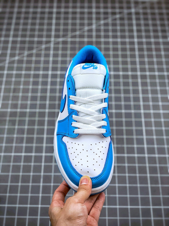 Nike sb x air jordan 1 low uncc