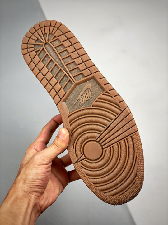 Solefly x air jordan 1 low carnivore