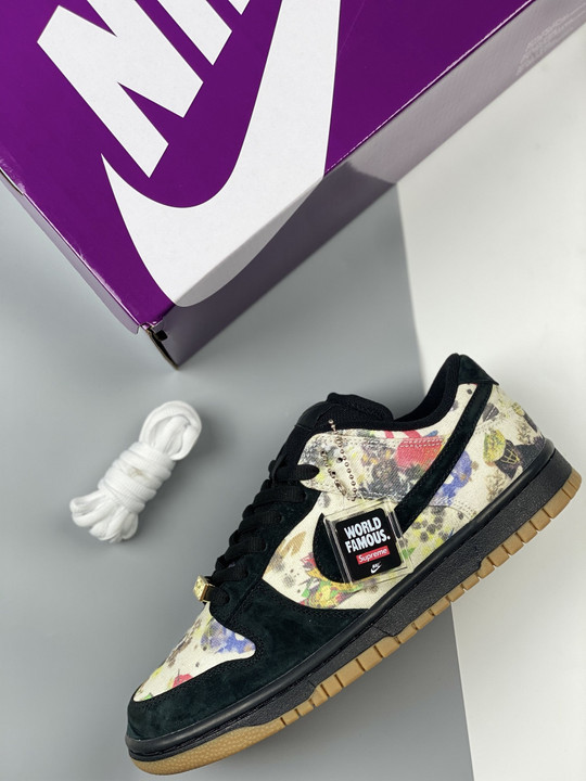 Supreme x rammellzee x nike sb dunk low black multi fd8778-001