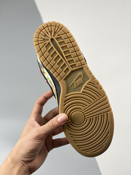 Supreme x rammellzee x nike sb dunk low black multi fd8778-001