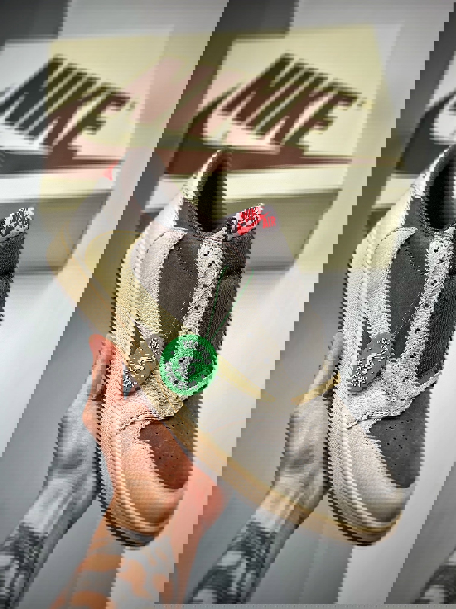 Travis scott x air jordan 1 low og reverse mocha dm7866-162