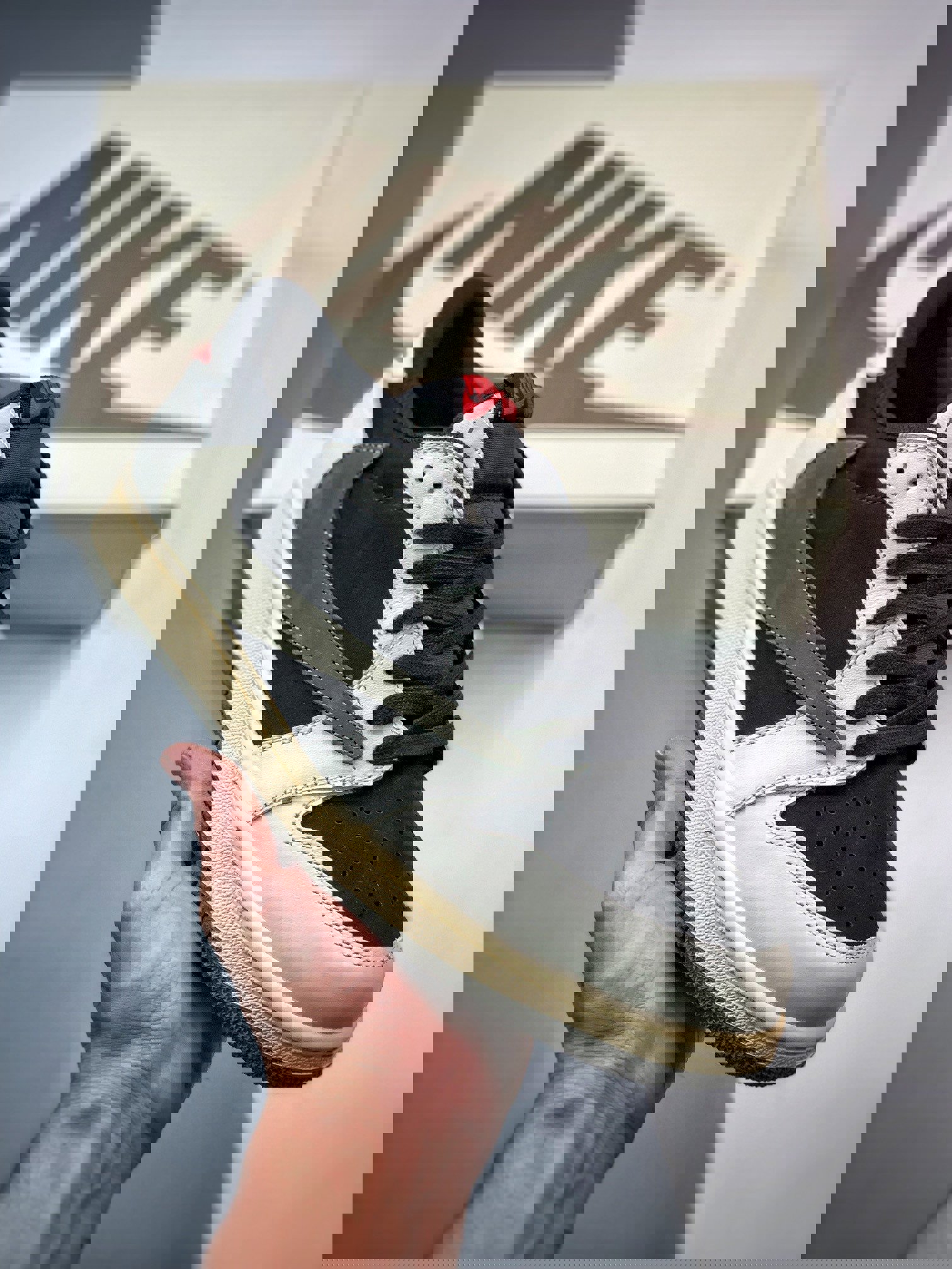 Travis scott x air jordan 1 low og sail/university red-black-medium olive