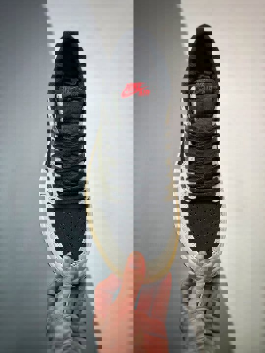 Travis scott x air jordan 1 low og sail/university red-black-medium olive