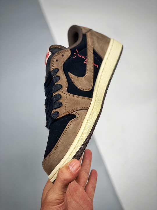 Travis scott x air jordan 1 low og sp dark mocha