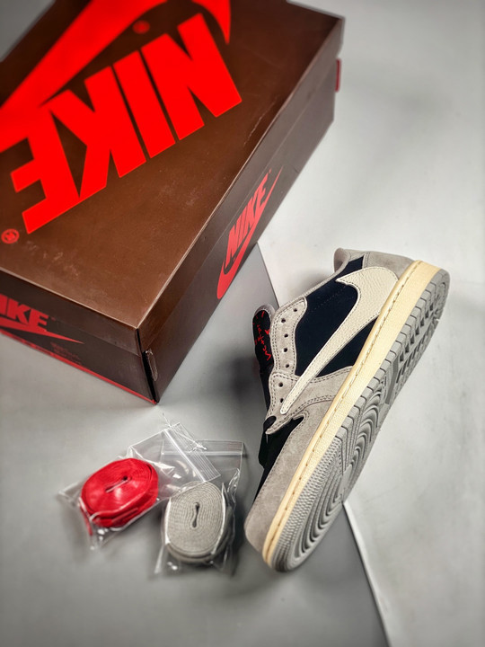 Travis scott x air jordan 1 low og sp grey/black/cream