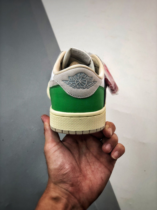 Travis scott x air jordan 1 low og sp white green black