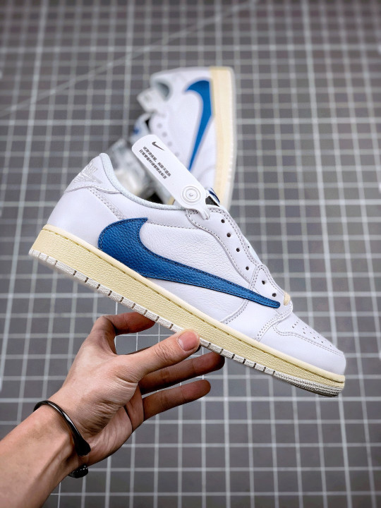 Travis scott x fragment x air jordan 1 low og white/blue/sail