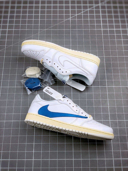 Travis scott x fragment x air jordan 1 low og white/blue/sail