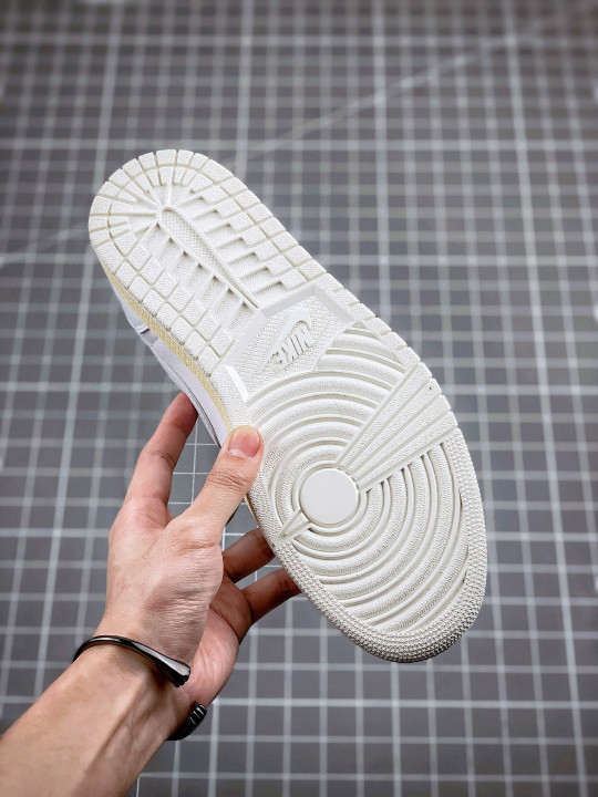 Travis scott x fragment x air jordan 1 low og white/blue/sail