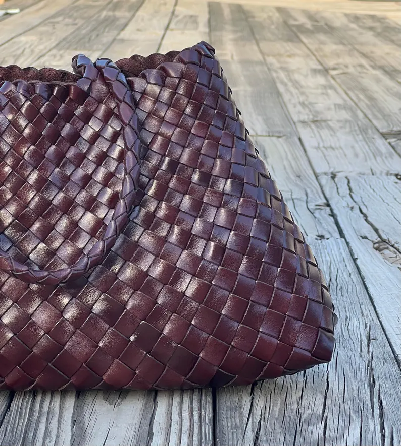 Mila Retro hand-woven first-layer cowhide shoulder bag