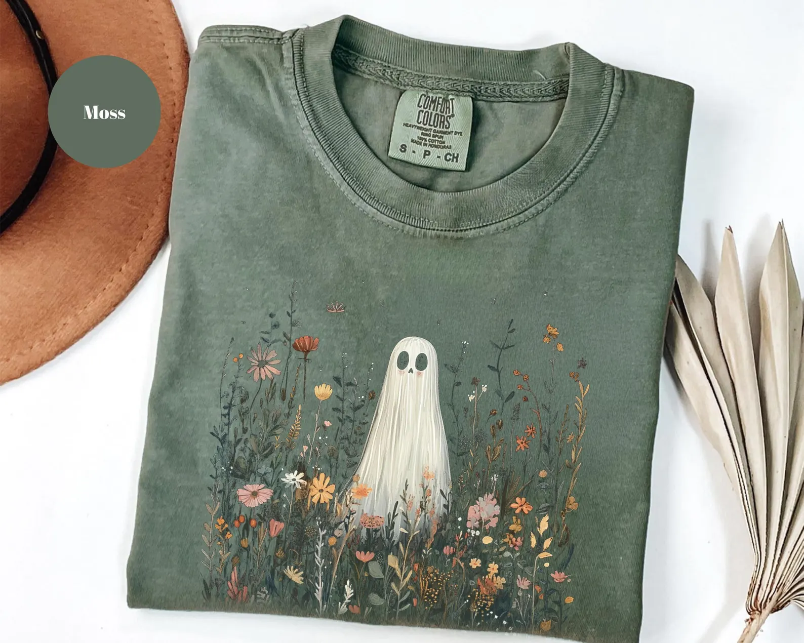 Comfort Colors® Cute Ghost in Wildflowers Shirt Spooky Fall Aesthetic Halloween Floral Tee Retro October Graphic T-Shirt Cozy Ghostcore Gift