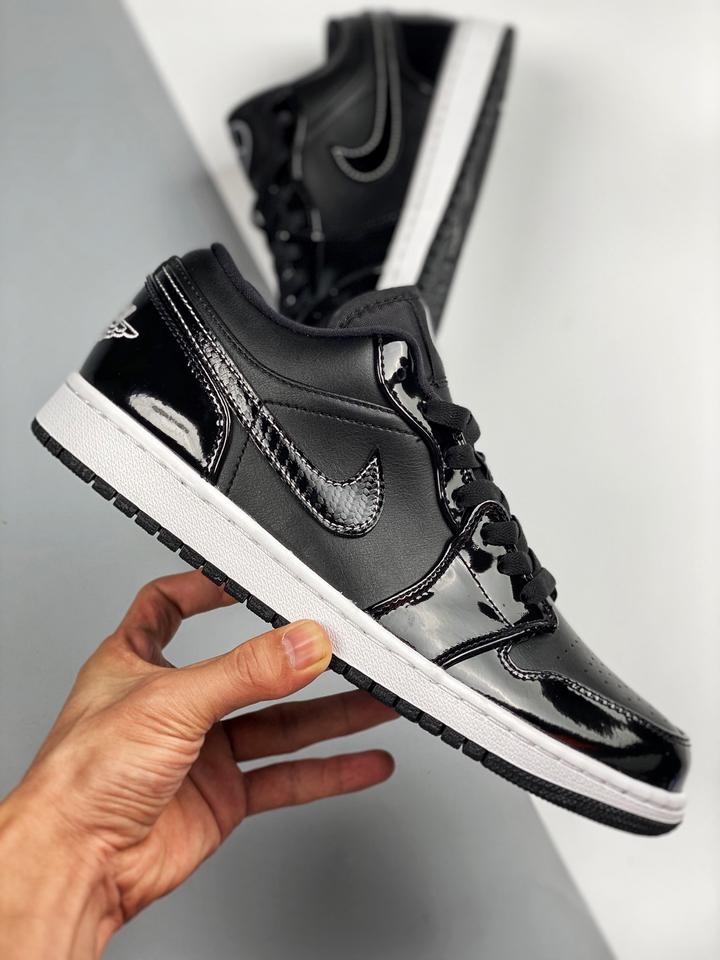 jordan 1 low all black