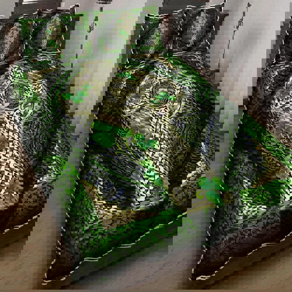 Irish shamrock celtic cross quilt set